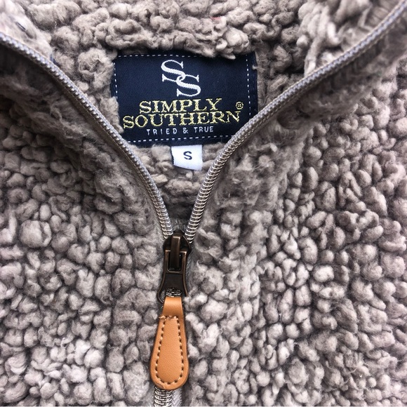 Simply Southern Grey Wubby Fleece Pullover Size Small - Picture 4 of 5